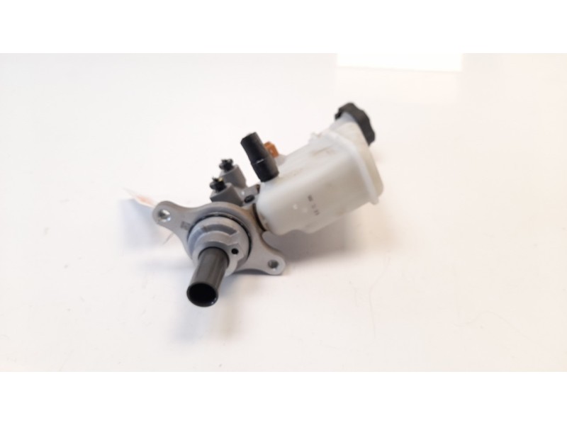 Recambio de bomba freno para hyundai i30 (gd) 1.4 cat referencia OEM IAM 58510A5200  
