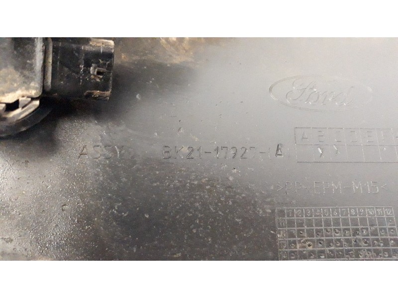 Recambio de puntera paragolpes trasera izquierda para ford transit custom kasten 2.2 tdci cat referencia OEM IAM BK2117927 10710