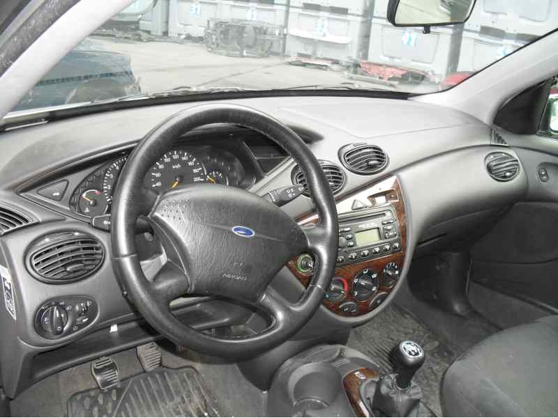 ford focus berlina (cak) del año 1999