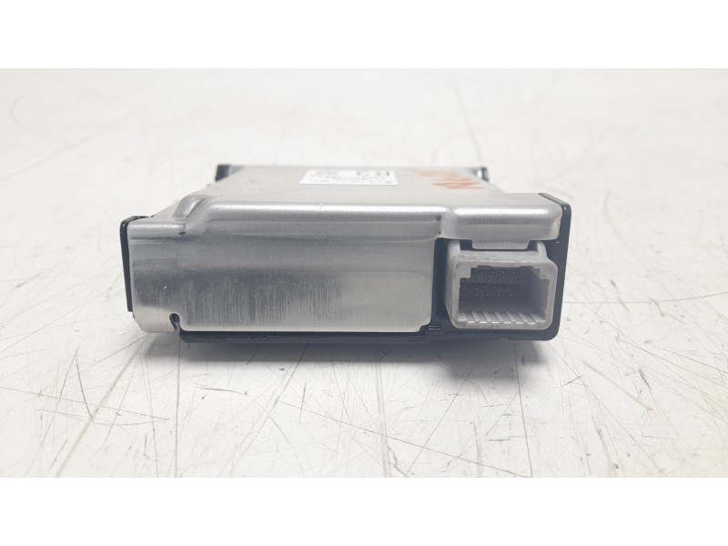 Recambio de modulo electronico para toyota rav 4 referencia OEM IAM 8646C42021  