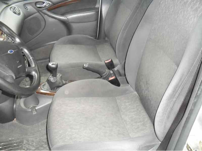 ford focus berlina (cak) del año 1999