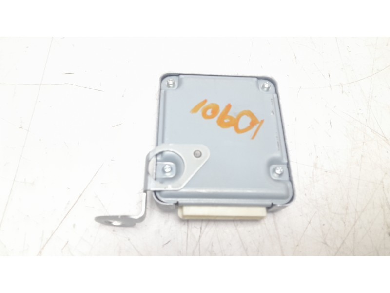 Recambio de modulo electronico para toyota rav 4 referencia OEM IAM 8815042021  