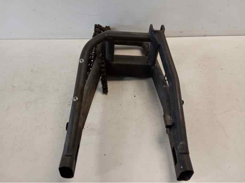 Recambio de puente trasero para kawasaki er 6 er 6f referencia OEM IAM 33001016110  
