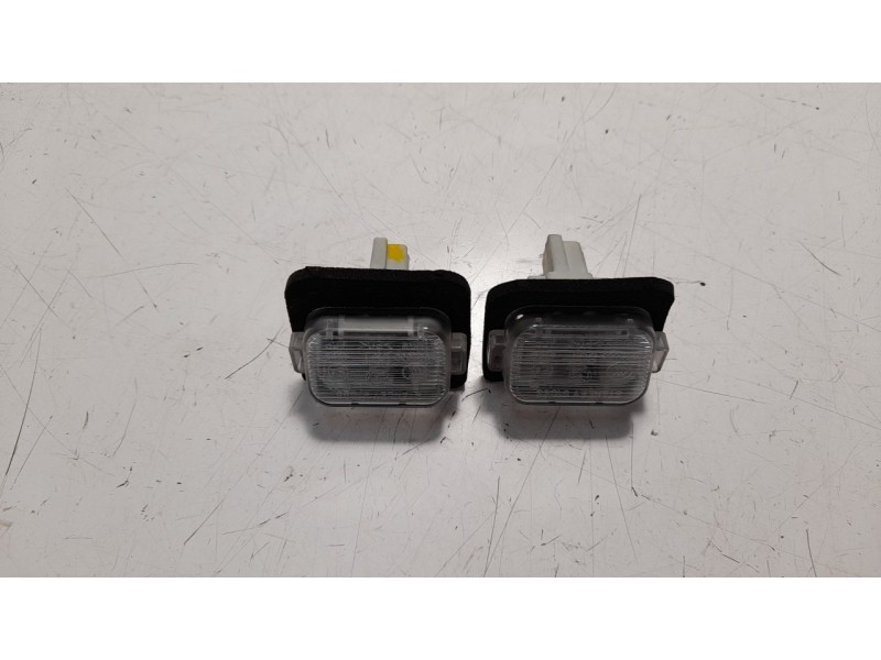 Recambio de piloto matricula para mazda 3 lim. () luxury referencia OEM IAM BHP151270A  