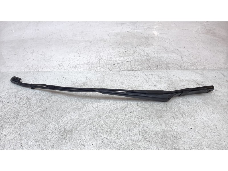 Recambio de brazo limpia delantero izquierdo para renault master ii phase 2 bus mini - bus 9 - plazas l1h1 referencia OEM IAM 80
