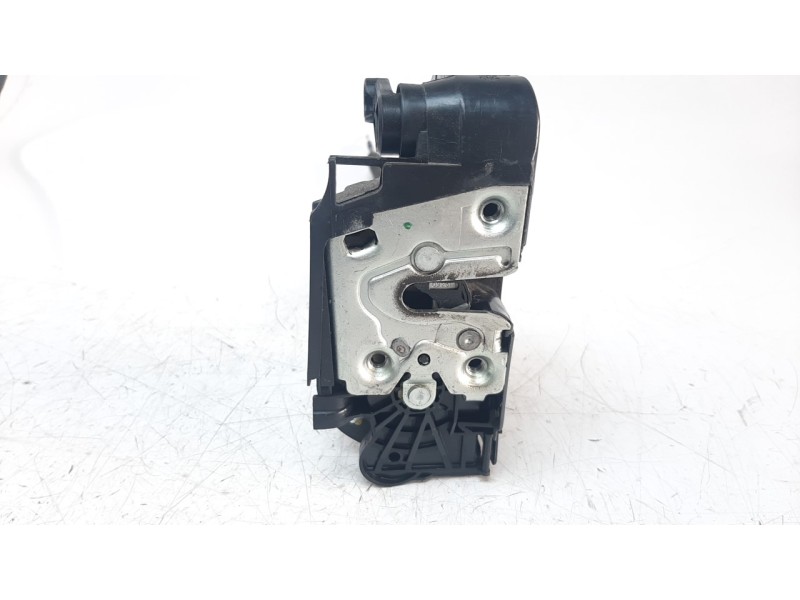 Recambio de cerradura puerta delantera izquierda para iveco daily furgón 2.3 diesel referencia OEM IAM 5803083736  