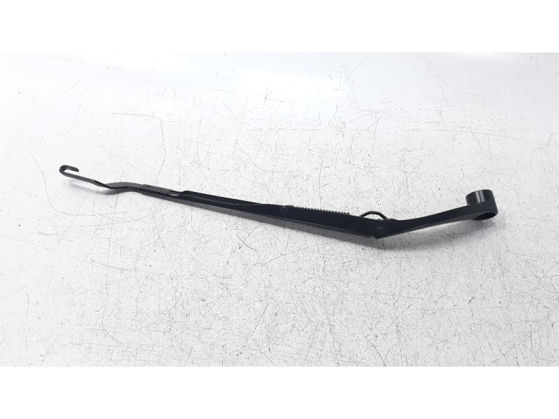 Recambio de brazo limpia delantero derecho para hyundai kona 1.0 tgdi cat referencia OEM IAM 98321J9000  