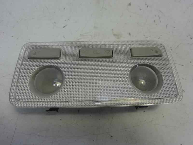 Recambio de luz interior para toyota yaris active hybrid referencia OEM IAM 812600D070  