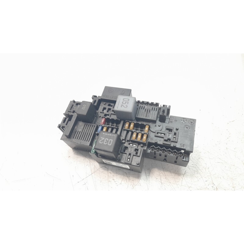 Recambio de caja reles / fusibles para mercedes-benz clase c (w205) lim. 2.1 cdi cat referencia OEM IAM A2229063202  