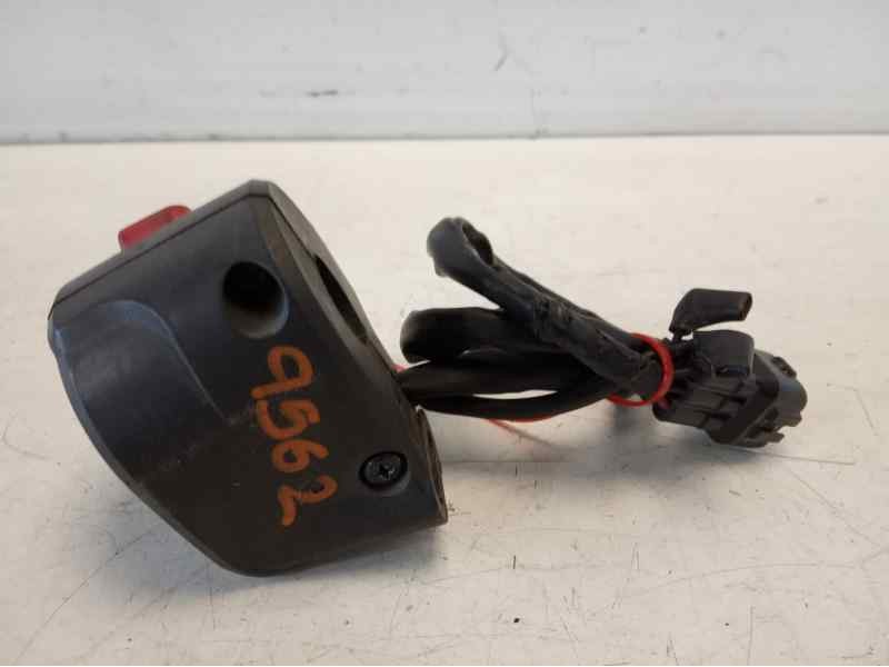 Recambio de piña luces derecha para kawasaki er 6 er 6f referencia OEM IAM 460910092  