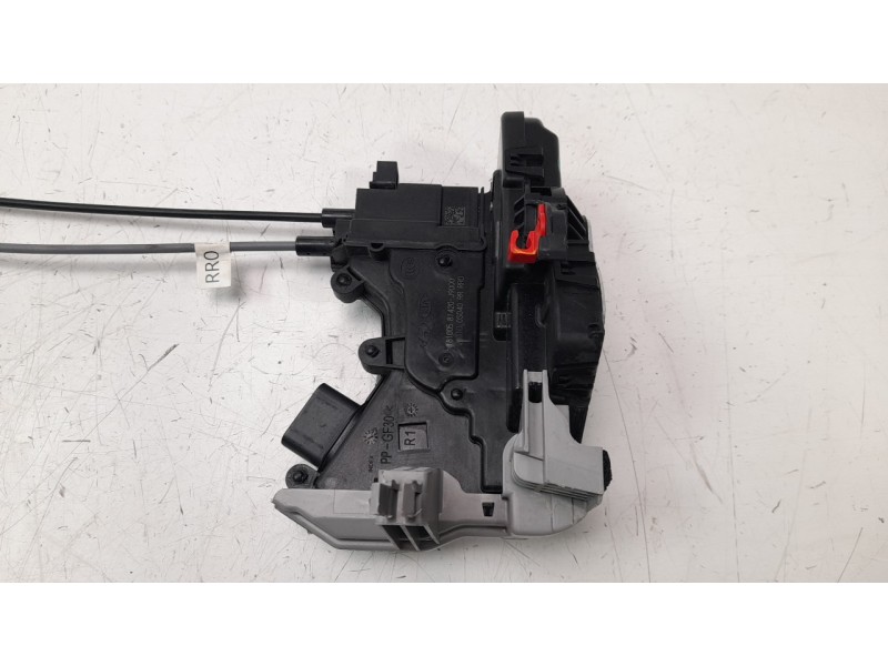 Recambio de cerradura puerta trasera derecha para hyundai kona 1.0 tgdi cat referencia OEM IAM 81420J9000  