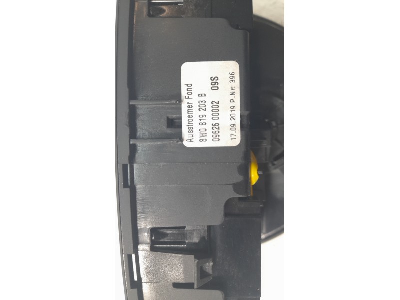 Recambio de aireador para audi a4 berlina (8wc) 35 tdi s line referencia OEM IAM 8W0819203B  