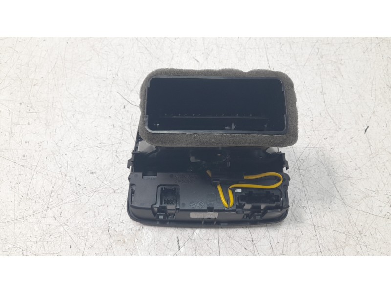 Recambio de aireador para audi a4 berlina (8wc) 35 tdi s line referencia OEM IAM 8W0819203B  