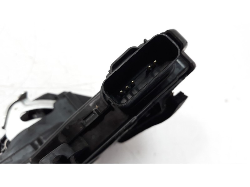 Recambio de cerradura puerta trasera derecha para kia niro referencia OEM IAM 81420G5000  