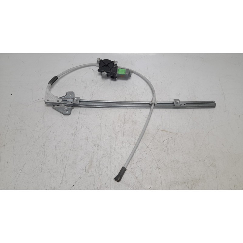 Recambio de elevalunas delantero izquierdo para renault master ii phase 2 bus mini - bus 9 - plazas l1h1 referencia OEM IAM 7700