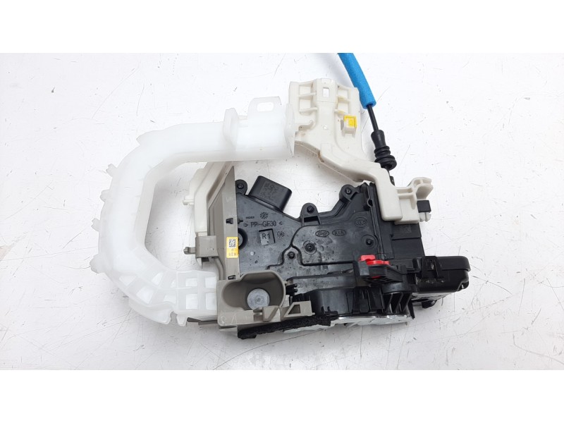 Recambio de cerradura puerta delantera derecha para kia xceed 1.0 tgdi cat referencia OEM IAM 81320J7000  