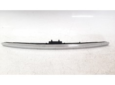 Recambio de molduras traseras para mercedes-benz clase b (w246) 1.5 cdi cat referencia OEM IAM 0105085002  