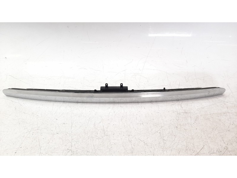 Recambio de molduras traseras para mercedes-benz clase b (w246) 1.5 cdi cat referencia OEM IAM 0105085002  