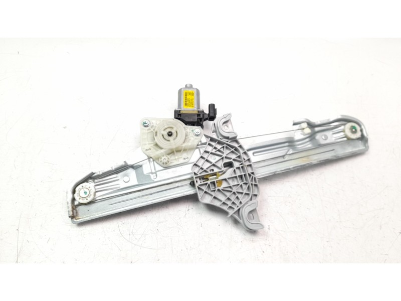 Recambio de elevalunas delantero derecho para hyundai kona 1.0 tgdi cat referencia OEM IAM 82402J9000  