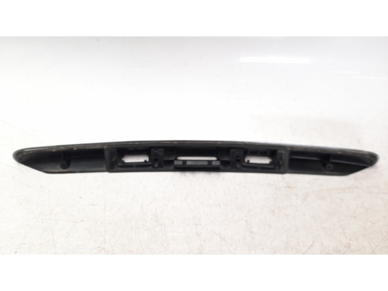 Recambio de molduras traseras para mercedes-benz clase b (w246) 1.5 cdi cat referencia OEM IAM 0105085002  