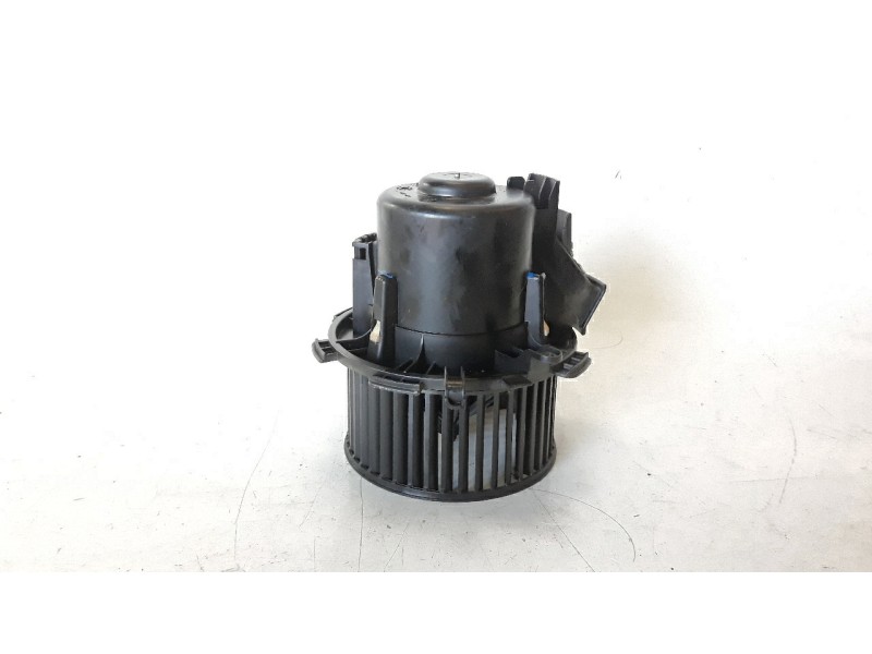 Recambio de ventilador calefaccion para renault master ii phase 2 bus mini - bus 9 - plazas l1h1 referencia OEM IAM 7701057555 3