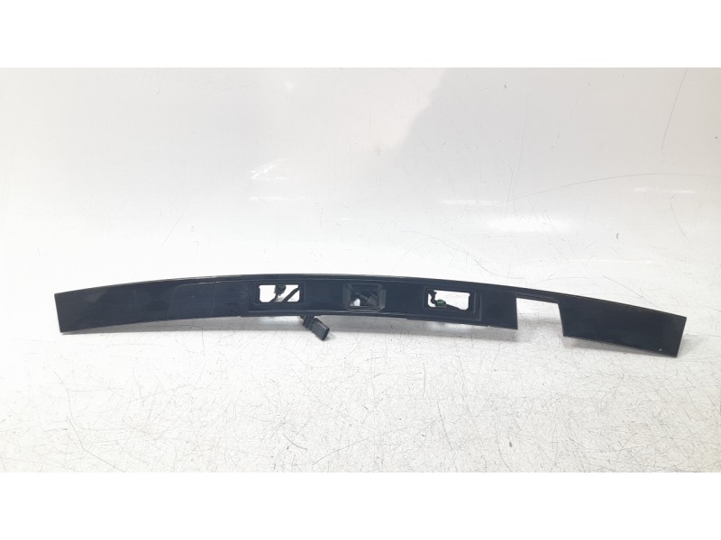 Recambio de maneta exterior porton para land rover discovery sport 2.0 td4 cat referencia OEM IAM HK7240406F  