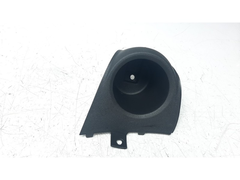 Recambio de moldura para iveco daily furgón 2.3 diesel referencia OEM IAM 5801597897  