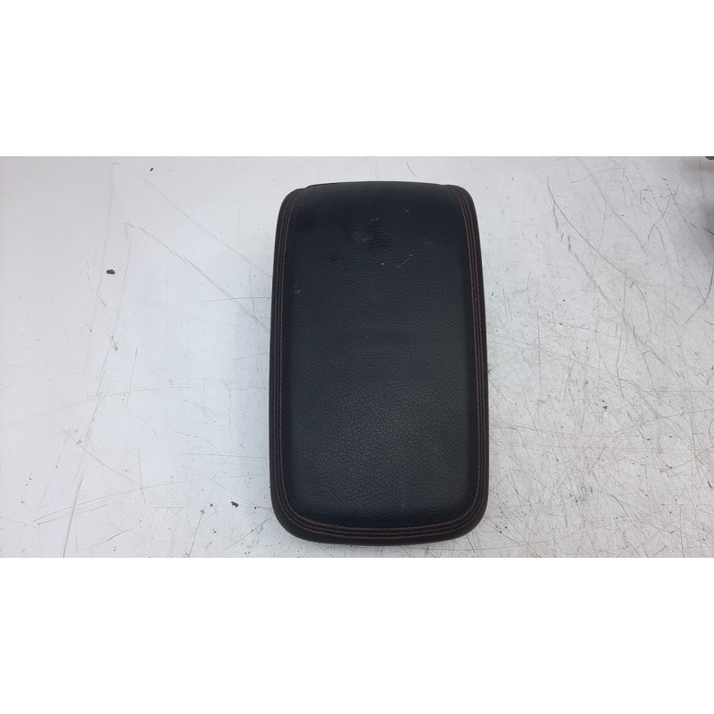 Recambio de apoyabrazos central para mercedes-benz clase cla (w117) shooting brake cla 200 d (117.908) referencia OEM IAM A24668