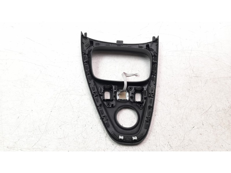 Recambio de moldura para smart fortwo cabrio referencia OEM IAM A4536831800  