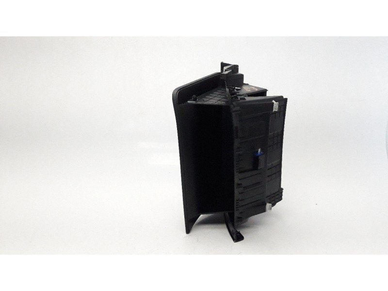 Recambio de guantera para kia xceed 1.0 tgdi cat referencia OEM IAM 84510J7000WK  