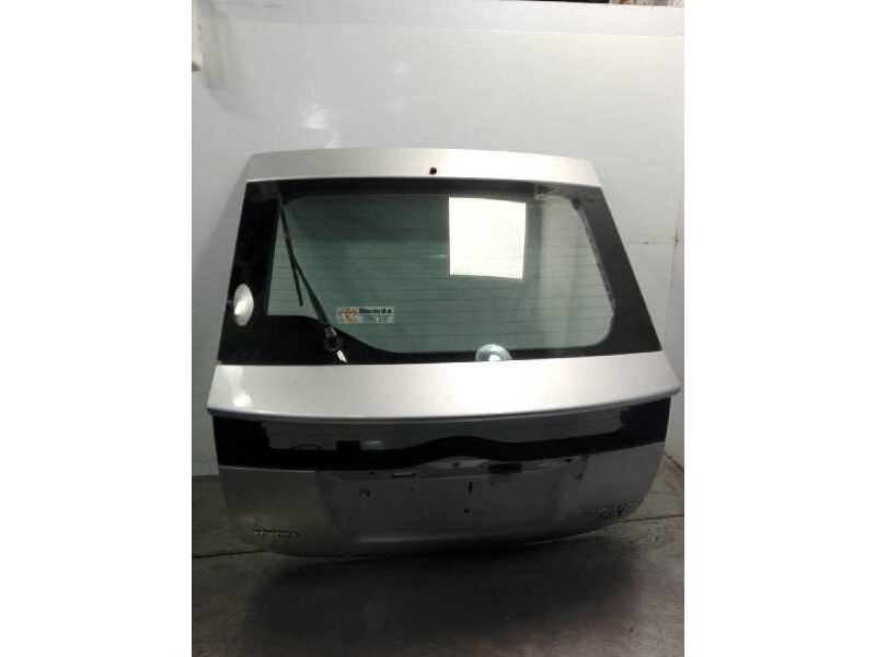 Recambio de porton trasero para toyota prius (nhw20) 1.5 cat referencia OEM IAM 6700547080  