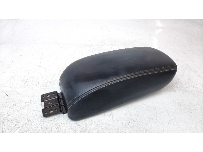 Recambio de apoyabrazos central para jeep compass ii 1.4 m-air cat referencia OEM IAM 5ZK07DX9AB  