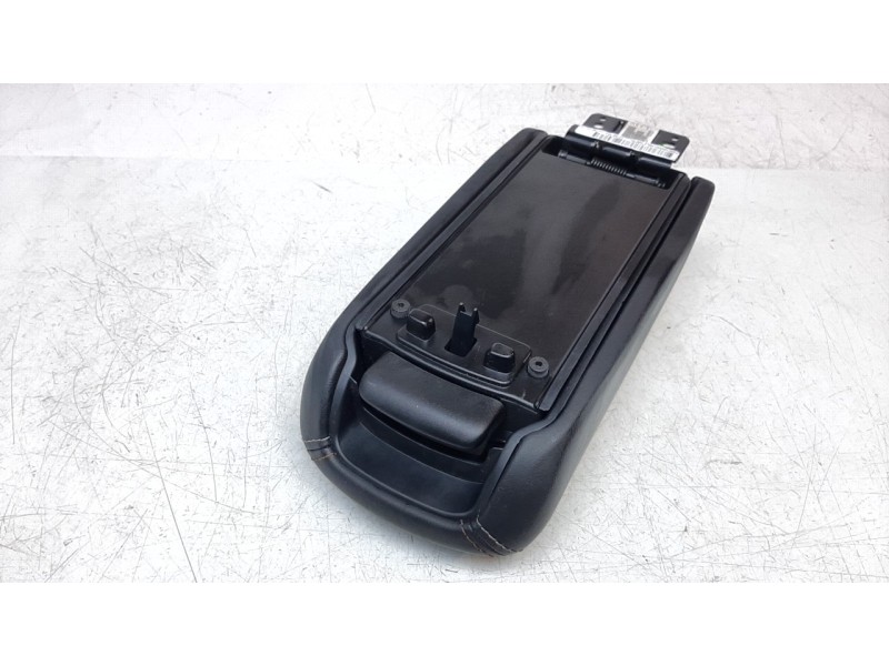 Recambio de apoyabrazos central para jeep compass ii 1.4 m-air cat referencia OEM IAM 5ZK07DX9AB  