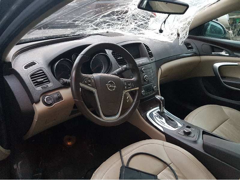 opel insignia berlina del año 2009