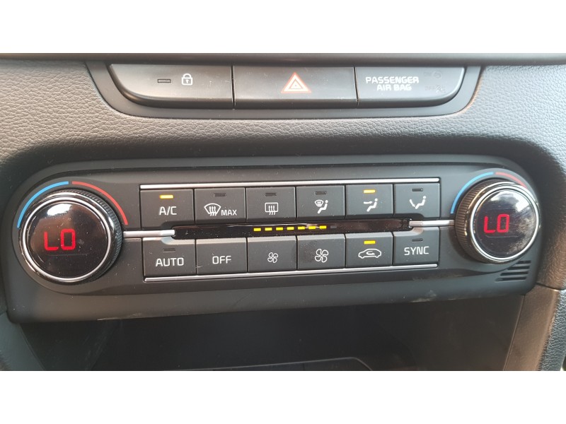 Recambio de mando climatizador para kia xceed 1.0 tgdi cat referencia OEM IAM 97250J7202  