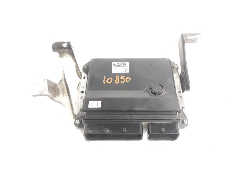 Recambio de centralita motor uce para lexus is200 (ds2/is2) 2.2 d-4d cat referencia OEM IAM 8966153740  