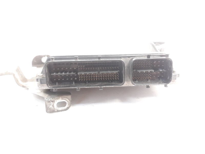 Recambio de centralita motor uce para lexus is200 (ds2/is2) 2.2 d-4d cat referencia OEM IAM 8966153740  