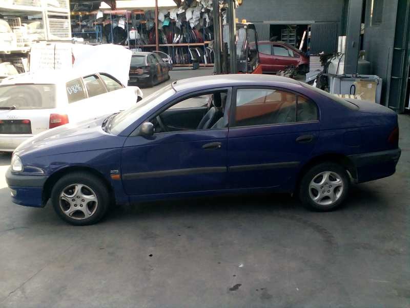 toyota avensis berlina (t 22) del año 1997
