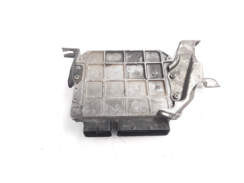 Recambio de centralita motor uce para lexus is200 (ds2/is2) 2.2 d-4d cat referencia OEM IAM 8966153740  