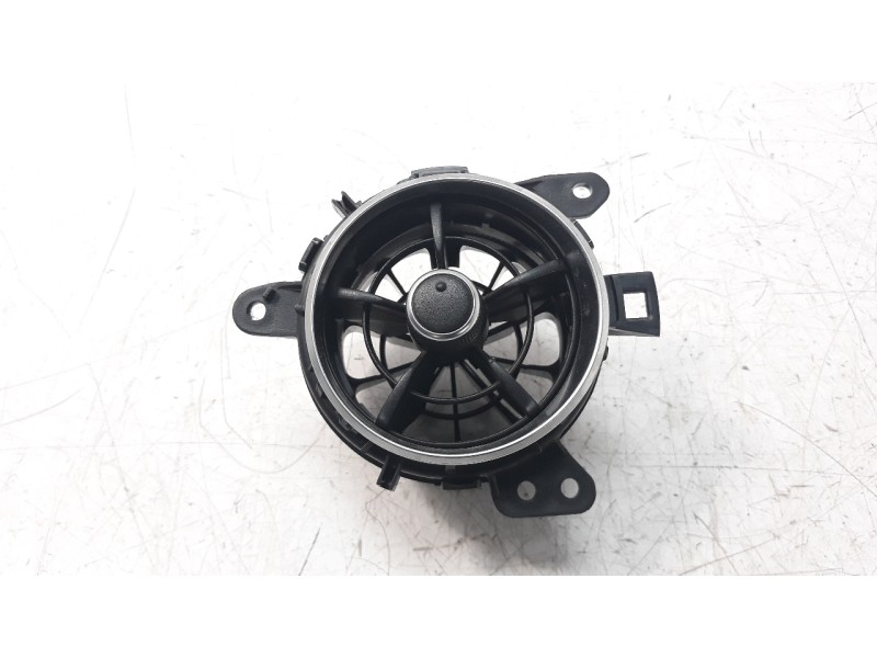 Recambio de rejilla aireadora para toyota auris 1.4 turbodiesel cat referencia OEM IAM 5556862280  