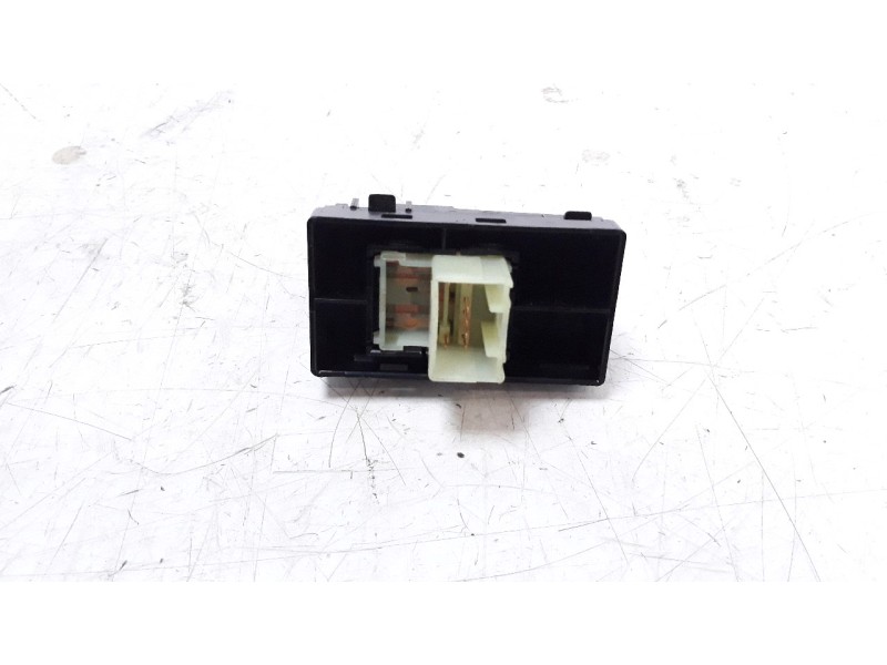 Recambio de mando elevalunas trasero derecho para kia xceed 1.0 tgdi cat referencia OEM IAM 93590J7050  