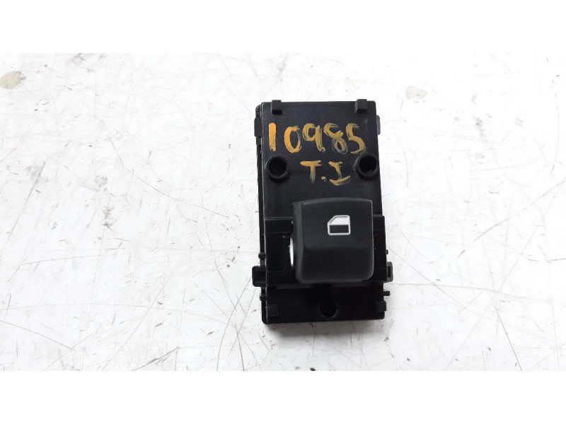 Recambio de mando elevalunas trasero izquierdo para kia xceed 1.0 tgdi cat referencia OEM IAM 93590J7050  