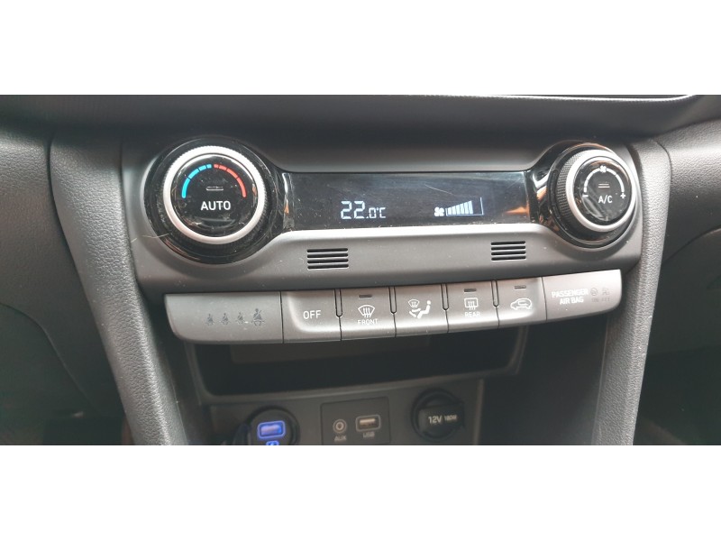 Recambio de mando climatizador para hyundai kona 1.0 tgdi cat referencia OEM IAM C200367820  