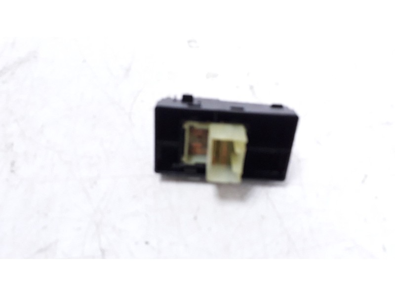 Recambio de mando elevalunas trasero izquierdo para kia xceed 1.0 tgdi cat referencia OEM IAM 93590J7050  