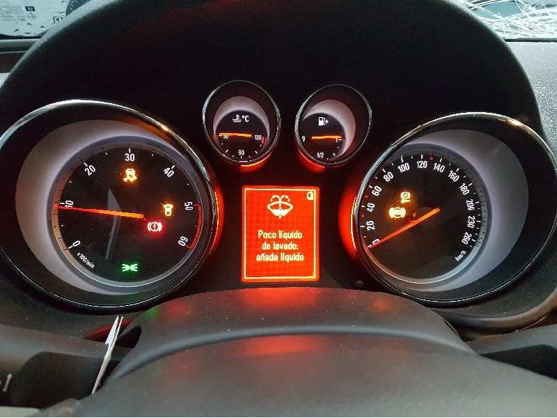 opel insignia berlina del año 2009