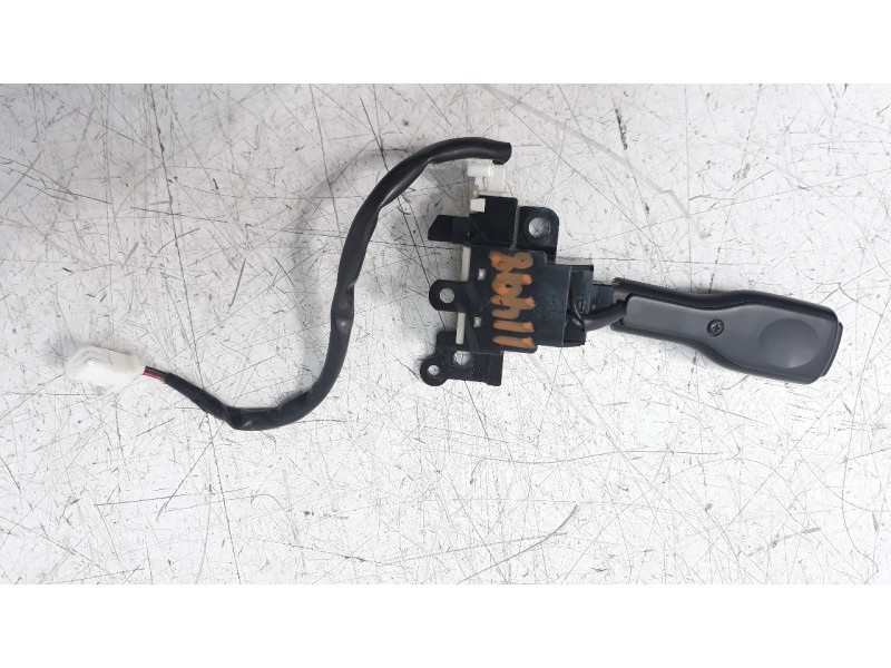 Recambio de mando multifuncion para toyota auris 1.4 turbodiesel cat referencia OEM IAM 2962154  