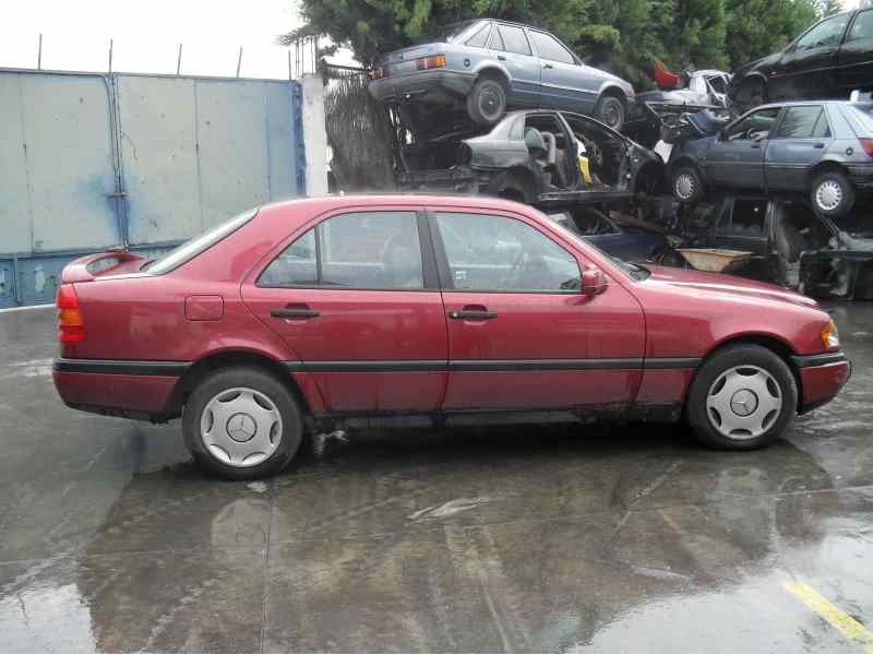 mercedes-benz clase c (w202) berlina del año 1993