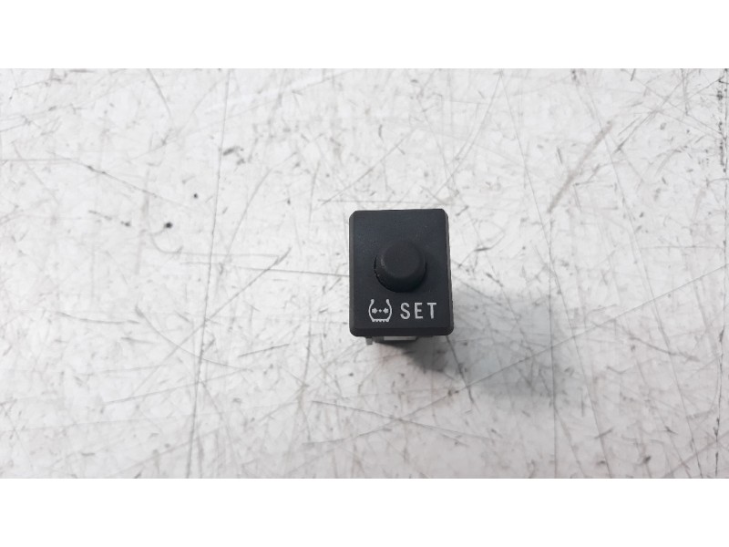 Recambio de interruptor para toyota auris 1.4 turbodiesel cat referencia OEM IAM GZC84004D  