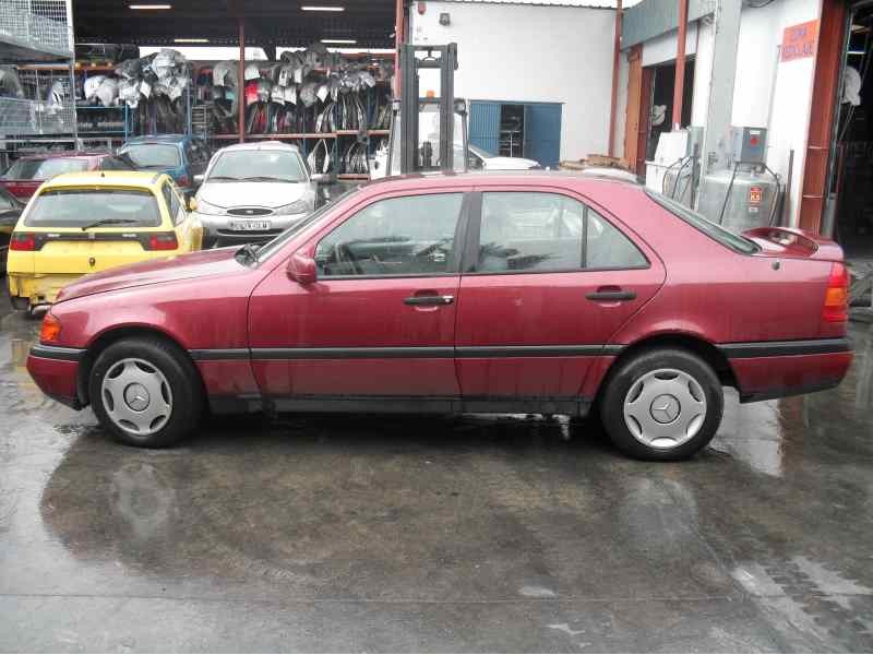 mercedes-benz clase c (w202) berlina del año 1993