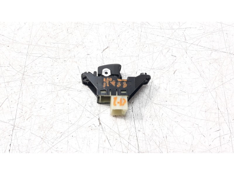 Recambio de mando elevalunas trasero izquierdo para hyundai kona 1.0 tgdi cat referencia OEM IAM 93576J9000  